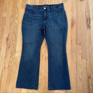 Lee midrise bootcut medium wash jeans 18S